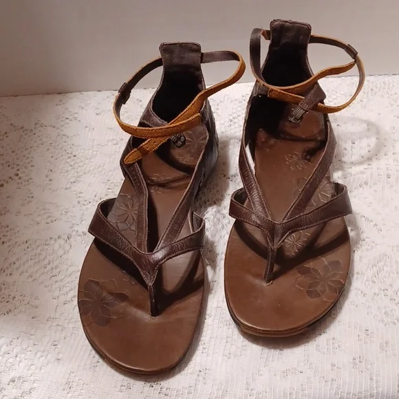 Merrell Sandles - Picture 2 of 5